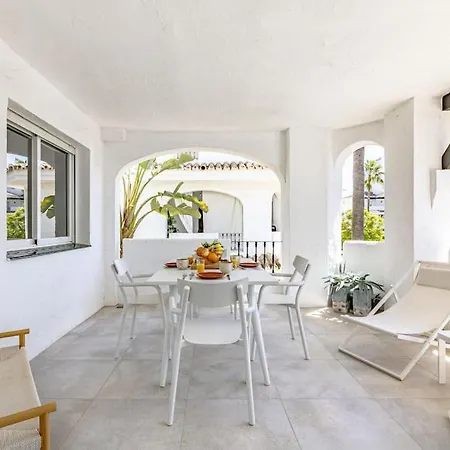 Ayma Naranjos Apartmán *